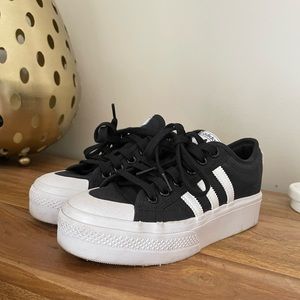 Nizza adidas platforms size 7 women’s